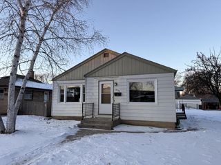 2730 E Armour AVENUE, Saint Francis, WI 53235