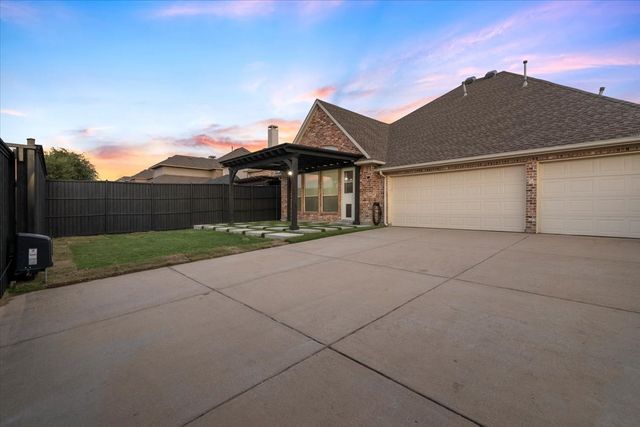 2517 Windsor Castle Way, Lewisville, TX 75056