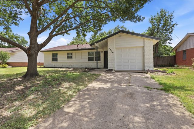 2114 Brookshire Street, Arlington, TX 76010