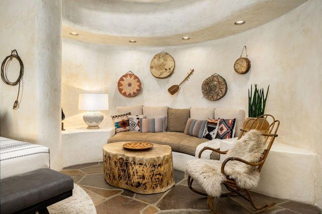 475 S Via Las Palmas, Palm Springs, CA 92262