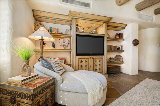 475 S Via Las Palmas, Palm Springs, CA 92262