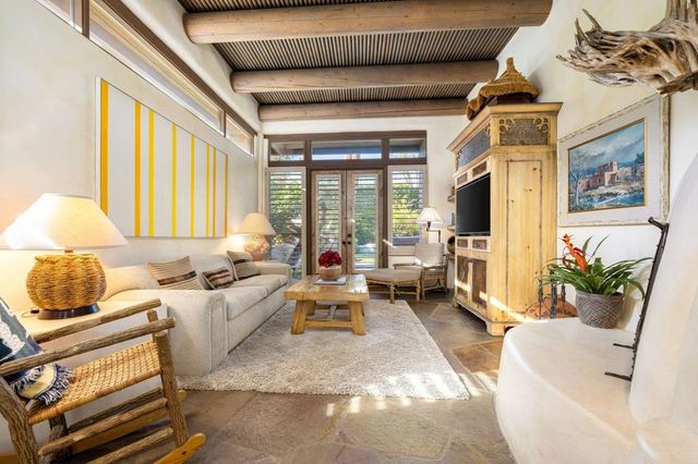 475 S Via Las Palmas, Palm Springs, CA 92262