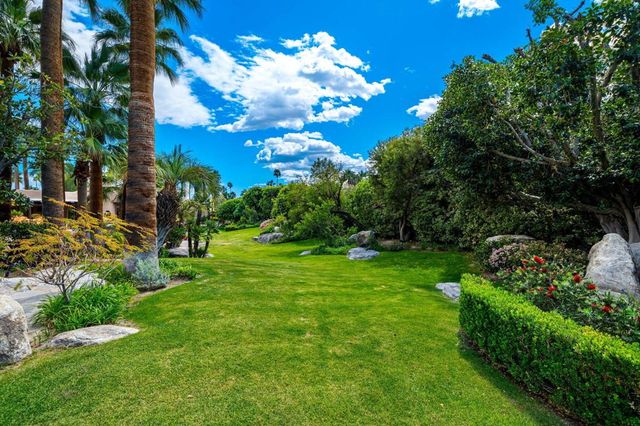 475 S Via Las Palmas, Palm Springs, CA 92262