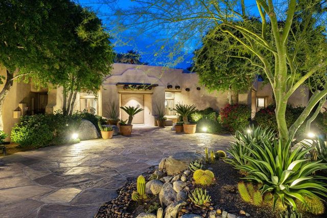 475 S Via Las Palmas, Palm Springs, CA 92262