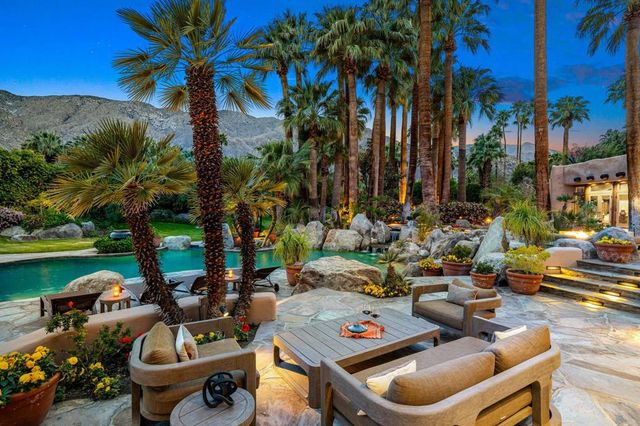 475 S Via Las Palmas, Palm Springs, CA 92262