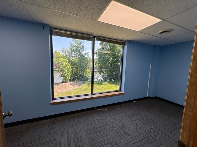 34 N ISLAND Avenue G, Batavia, IL 60510