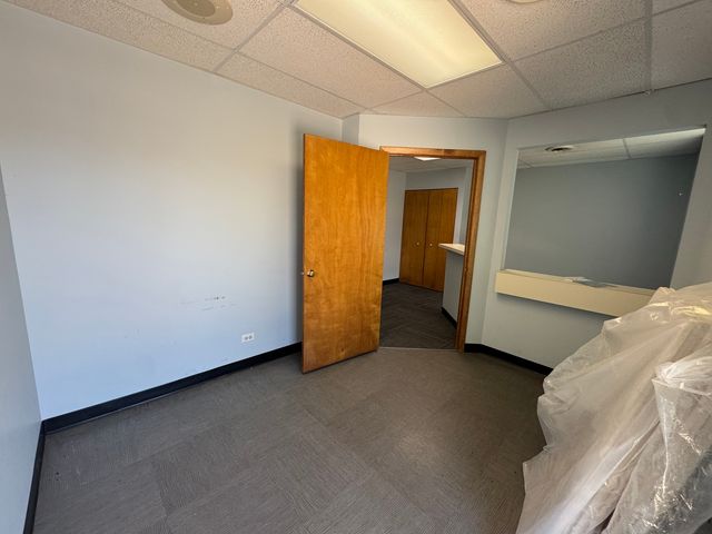 34 N ISLAND Avenue G, Batavia, IL 60510