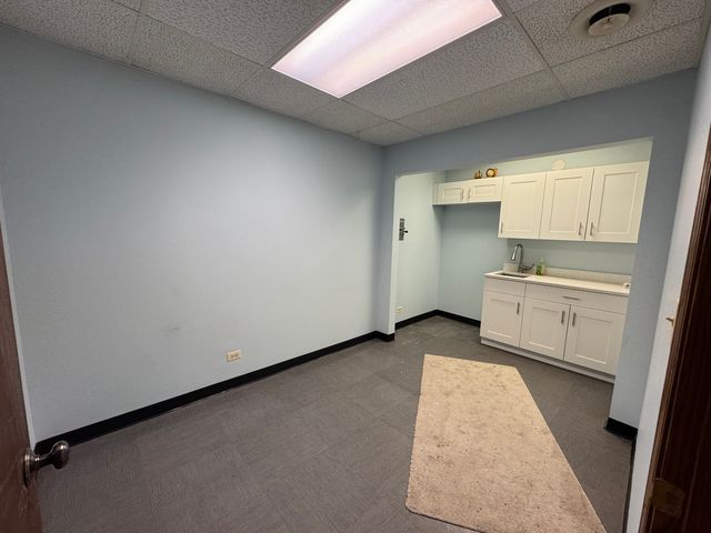 34 N ISLAND Avenue G, Batavia, IL 60510