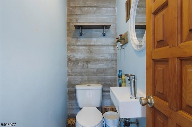 16 High St, Blairstown Twp., NJ 07825