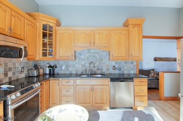 16 High St, Blairstown Twp., NJ 07825