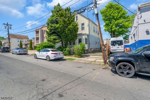 609 Montgomery St, Elizabeth City, NJ 07202