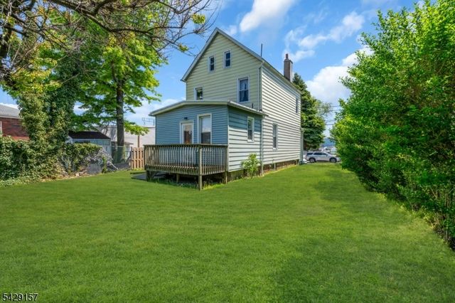 609 Montgomery St, Elizabeth City, NJ 07202