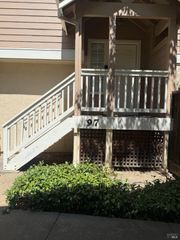 97 Manchester Dr, Fairfield, CA 94533