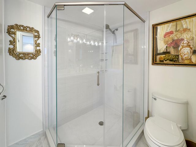 4800 Bayview Drive 303, Fort Lauderdale, FL 33308