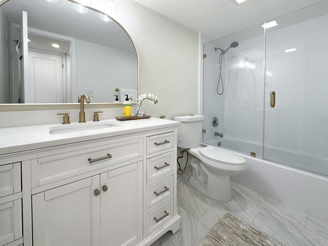 4800 Bayview Drive 303, Fort Lauderdale, FL 33308