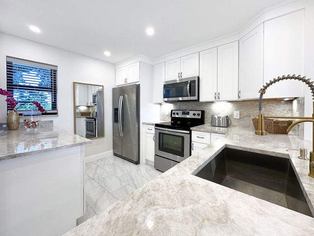 4800 Bayview Drive 303, Fort Lauderdale, FL 33308