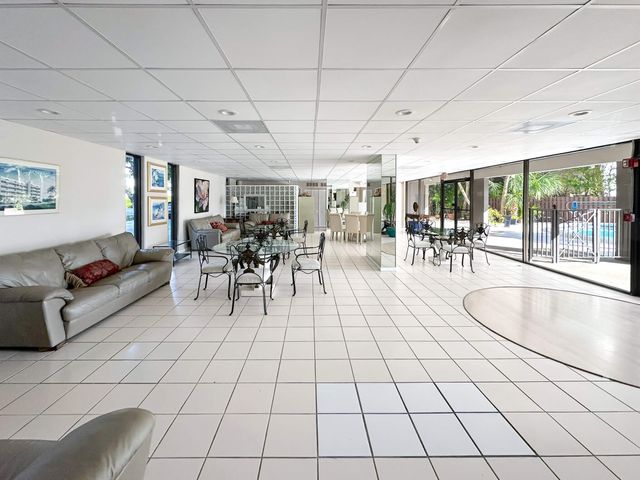 4800 Bayview Drive 303, Fort Lauderdale, FL 33308