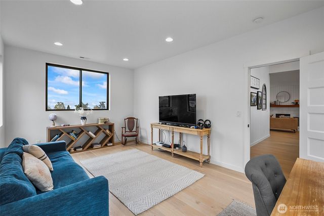 914 6th Street, Mukilteo, WA 98275