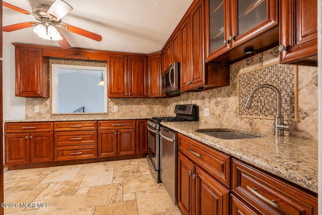 11 Ash Street, Eatontown, NJ 07724