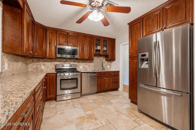 11 Ash Street, Eatontown, NJ 07724