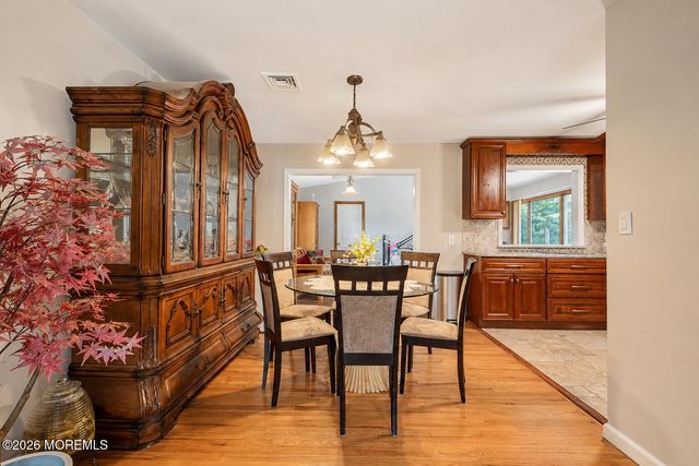 11 Ash Street, Eatontown, NJ 07724