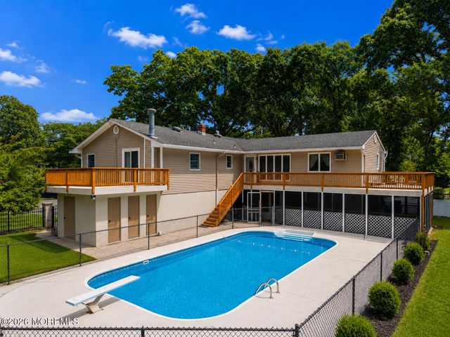 11 Ash Street, Eatontown, NJ 07724