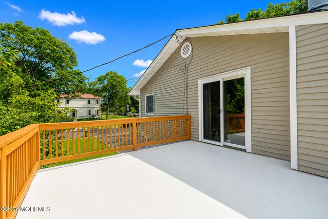 11 Ash Street, Eatontown, NJ 07724
