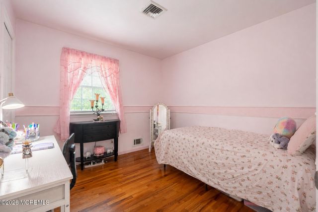 11 Ash Street, Eatontown, NJ 07724