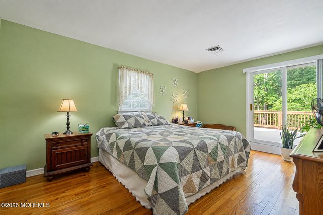 11 Ash Street, Eatontown, NJ 07724