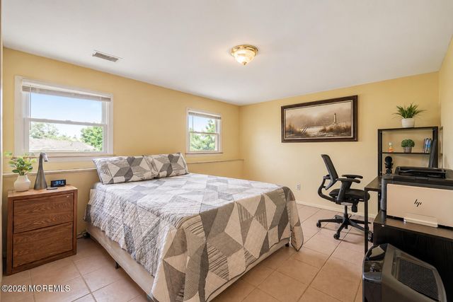 11 Ash Street, Eatontown, NJ 07724