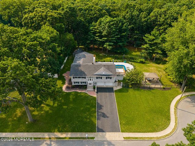 11 Ash Street, Eatontown, NJ 07724