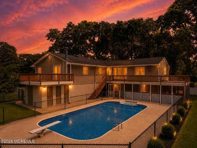 11 Ash Street, Eatontown, NJ 07724