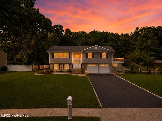 11 Ash Street, Eatontown, NJ 07724