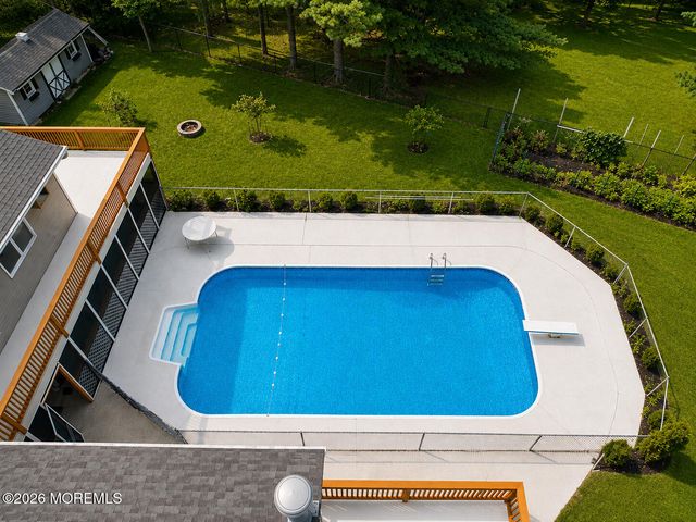 11 Ash Street, Eatontown, NJ 07724