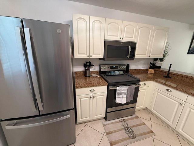 175 KINGS HIGHWAY Unit 1127, Punta Gorda, FL 33983