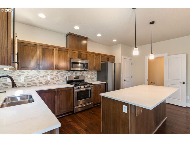 28857 Sw GENEVA Loop, Wilsonville, OR 97070