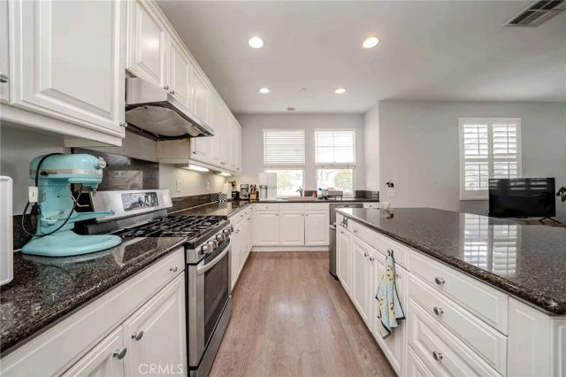 2090 Arnold, Fullerton, CA 92833