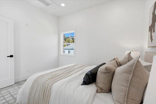 16972 Rolando Avenue, Castro Valley, CA 94546