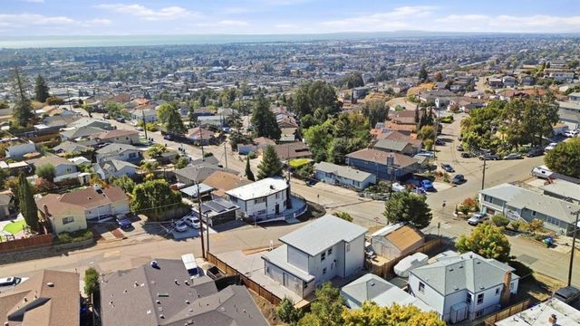 16972 Rolando Avenue, Castro Valley, CA 94546