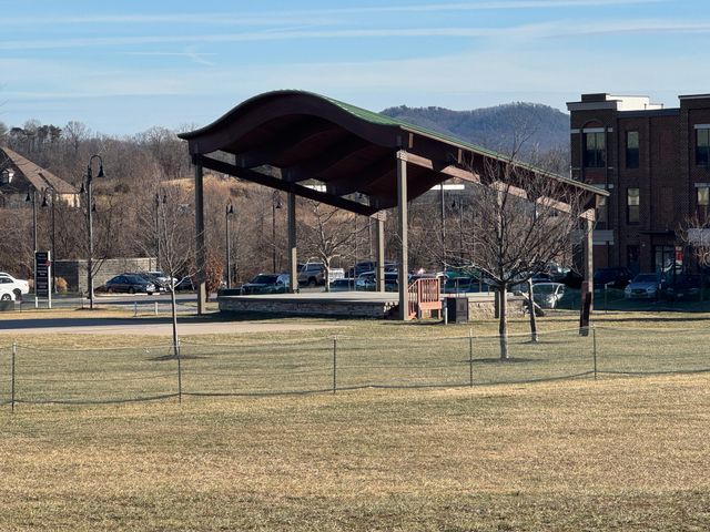 183 Broad ST, Daleville, VA 24083