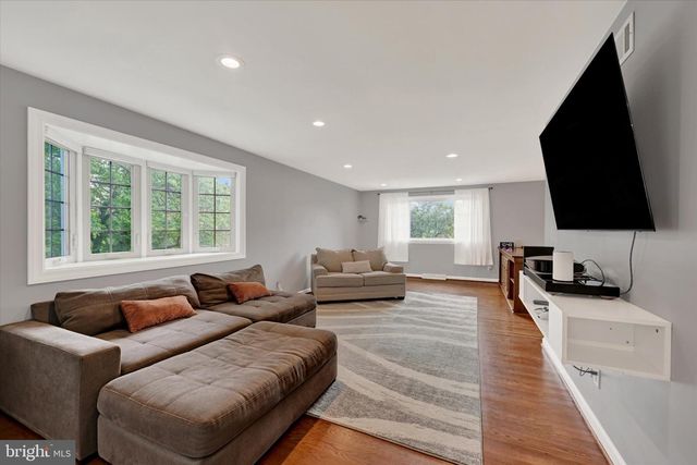 1906 SUFFOLK RD, Finksburg, MD 21048