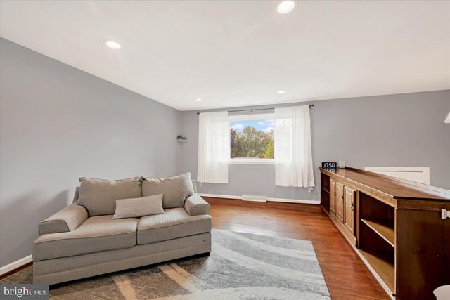 1906 SUFFOLK RD, Finksburg, MD 21048