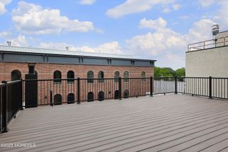 14 W Front Street, 2R, Red Bank, NJ 07701