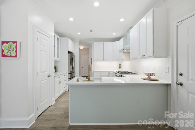 4118 Sharon Commons Lane, Charlotte, NC 28210