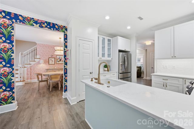 4118 Sharon Commons Lane, Charlotte, NC 28210