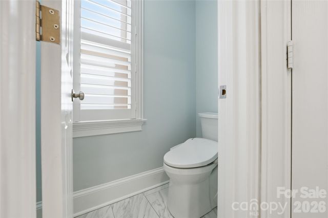 4118 Sharon Commons Lane, Charlotte, NC 28210