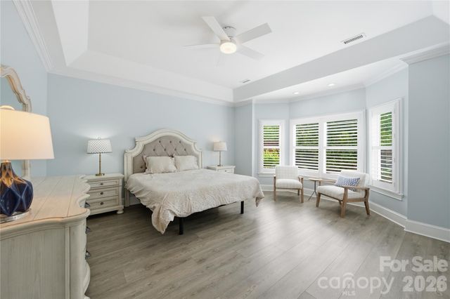 4118 Sharon Commons Lane, Charlotte, NC 28210