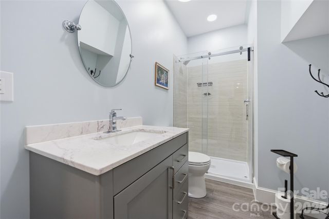 4118 Sharon Commons Lane, Charlotte, NC 28210