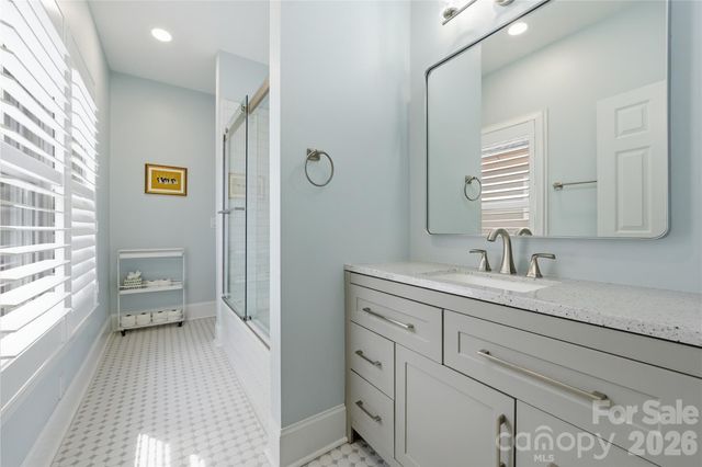 4118 Sharon Commons Lane, Charlotte, NC 28210