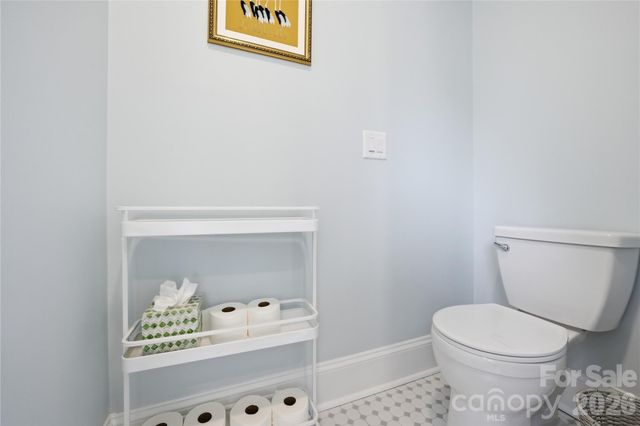 4118 Sharon Commons Lane, Charlotte, NC 28210